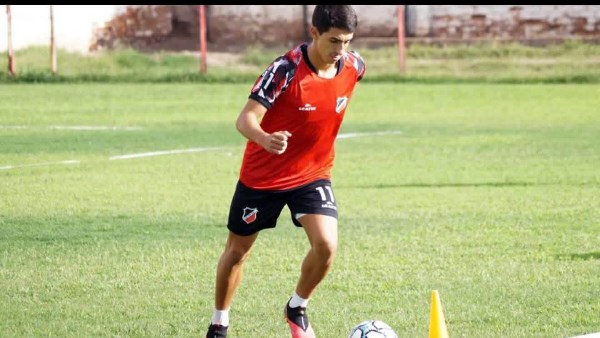 بديل إمام عاشور..فرج عامر يرشح لـ الأهلي لاعب شهير في أوروجواي