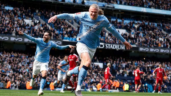 مان سيتي ضد ليفربول.. هالاند يفاجئ الريدز بثنائية فى الشوط الأول (فيديو)