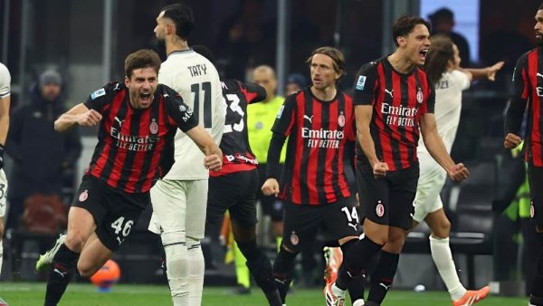 قمة دوري الكالتشيو.. نابولي يواجه ميلان في رحلة الزحف نحو الصدارة