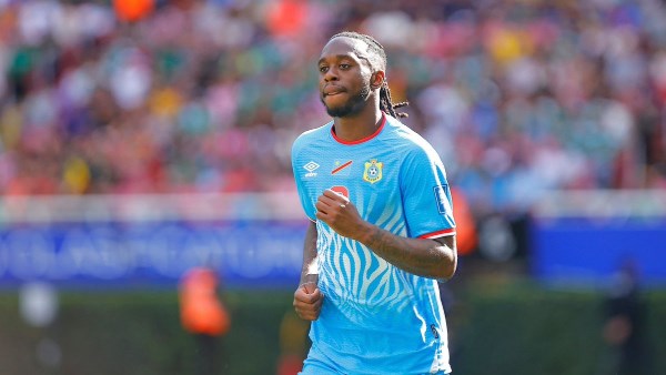 وست هام يونايتد يتقدم بشكوى بسبب غياب آرون وان-بيساكا للاحتفال بتأهل الكونغو