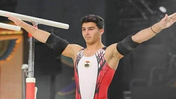 محمد عفيفي يتوج بفضية "المتوازي" ببطولة كأس العالم للجمباز الفني