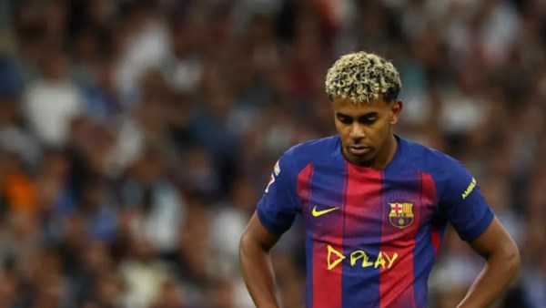 تعليمات تكتيكية أم إحباط؟ كواليس غضب لامين يامال