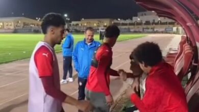 إسلام عيسى يدعم زملاءه قبل مواجهة الأهلي وسيراميكا كليوباترا