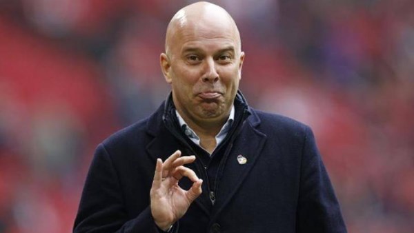 سلوت الأبرز.. 5 مدربين يواجهون خطر الإقالة في البريميرليج هذا الموسم