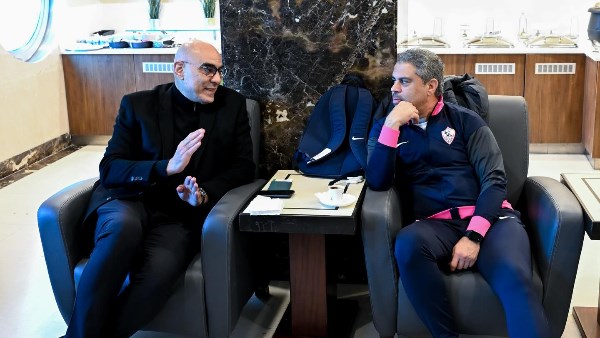 وفد السفارة المصرية بالجزائر يستقبل بعثة الزمالك قبل لقاء شباب بلوزداد