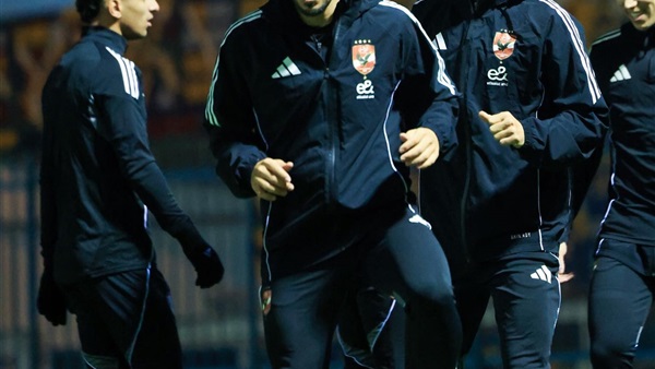 تجميد نجم الأهلي.. قرار عاجل من توروب