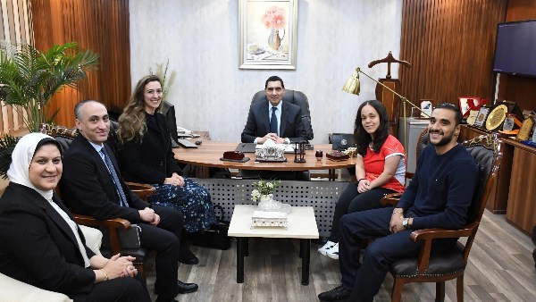 وزير الرياضة يلتقي رئيس اتحاد الريشة الطائرة ويشيد بنتائج اللاعبين في المشاركات الدولية