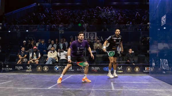 مصطفى عسل يواصل الهيمنة ويتأهل لنصف نهائي بطولة الجونة للإسكواش