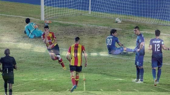 بعد وفاة والده | نجم الترجي يدرس اعتزال كرة القدم