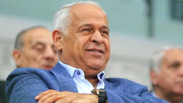 تعليق صادم من فرج عامر على مباراة الأهلي وسيراميكا