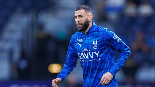 بنزيما في الهجوم.. تشكيل الهلال لمواجهة الخلود في الدوري السعودي