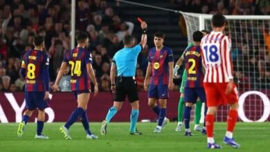 تقنية VAR تنقذ حكم مباراة برشلونة وأتلتيكو مدريد