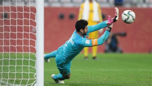 أضا يكشف عقوبة محمد الشناوي بعد خناقة حكم مباراة سيراميكا كليوباترا