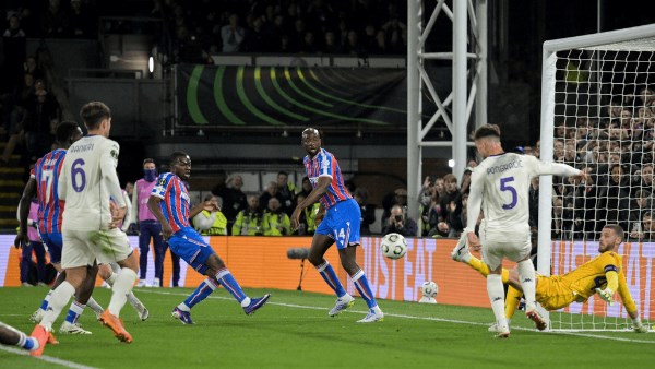 ثلاثية نظيفة.. كريستال بالاس يفوز على فيورنتينا في ذهاب ربع نهائي دوري المؤتمر الأوروبي