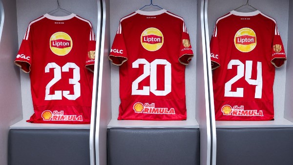 شاهد.. غرفة ملابس الأهلي في استاد القاهرة قبل مواجهة سموحة بالدوري