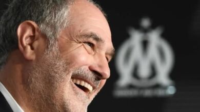 نجم برشلونة السابق يرد على أنباء انتقاله للأهلي