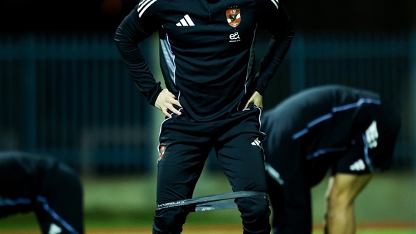 3 عروض لرحيل صفقة القرن من الأهلي.. ورد عاجل