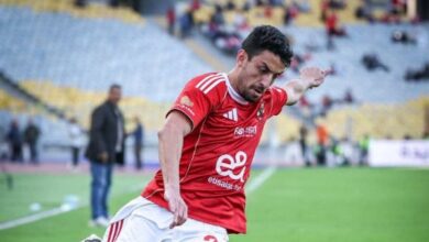 طاهر محمد طاهر يسجل الهدف الثاني للأهلي في مرمى سموحة بالدوري