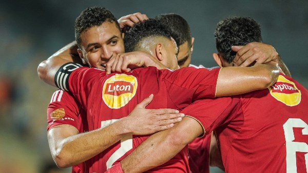 أحمد بلال: لاعبو الأهلي إذا لم يتوّجوا بالدوري.. مش هيعرفوا يمشوا في الشارع من الجماهير