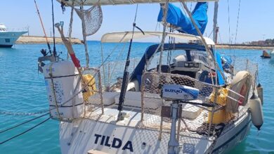 لعدم التفرغ..وزير سابق يعرض مركبه الشراعي للبيع