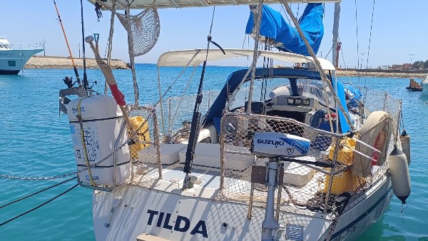 لعدم التفرغ..وزير سابق يعرض مركبه الشراعي للبيع