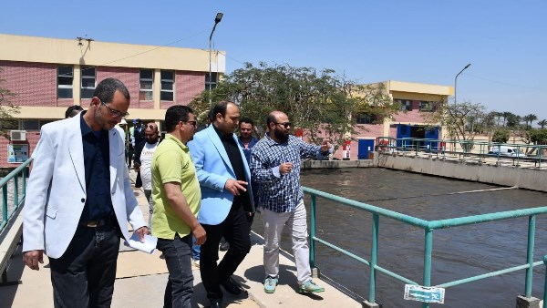 رئيس مياه الشرب بالجيزة يتفقد محطة معالجة صرف صحي أم دينار بمنشآة القناطر