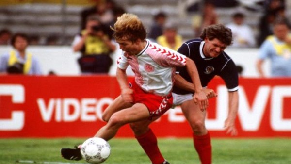 حكاية نادرة في الملاعب.. سورين ليربي يلعب مباراتين في يوم واحد