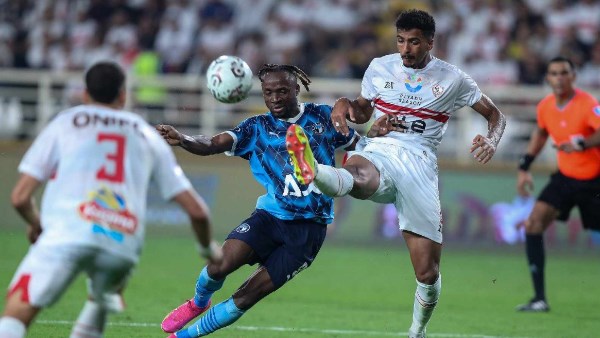 بيراميدز يحسم الجدل.. طاقم مصري يدير قمة الزمالك