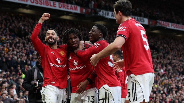 الدوري الإنجليزي.. قرار عاجل من مانشستر يونايتد بشأن عقوبة طرد مدافعه في مباراة ليدز