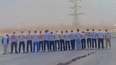 جماهير الزمالك تصلي في الطريق المتجه إلى استاد القاهرة