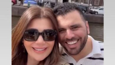 عماد متعب يخطف الأنظار رفقة زوجته في أحدث ظهور
