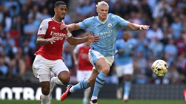 السبت يشعلها.. والأحد قد يُتوج بطلًا .. أسبوع الحسم ينفجر في الدوري الإنجليزي