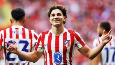 أتلتيكو مدريد يصدم برشلونة بشأن رحيل جوليان ألفاريز