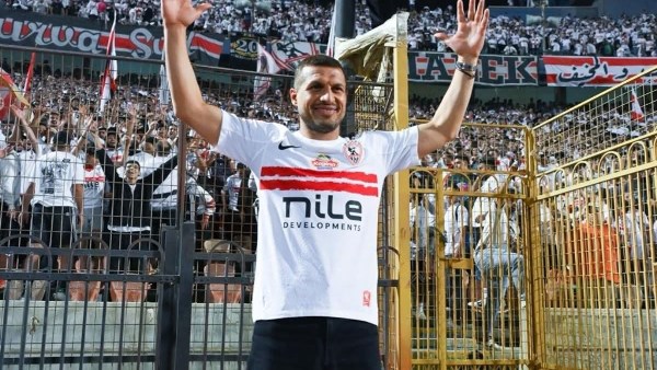 خطوة مفاجئة .. طارق حامد يدخل حسابات الزمالك للعمل الإداري