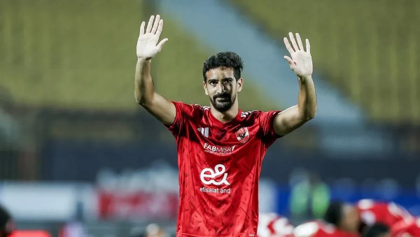 «بن رمضان» يُعبّر عن استيائه داخل الأهلي .. وجلسة لاحتواء الموقف