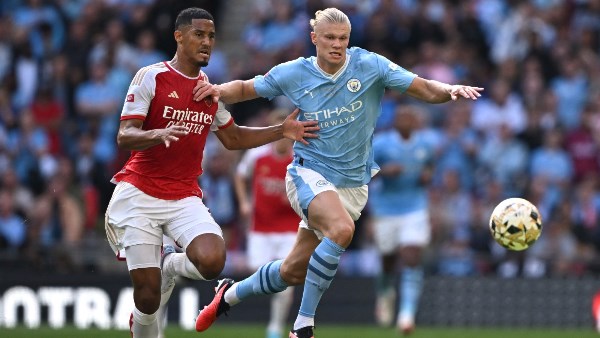 من يحسمها الليلة.. أرسنال للاقتراب خطوة للقب أم مانشستر سيتى لإعادة البطولة للملعب من جديد؟