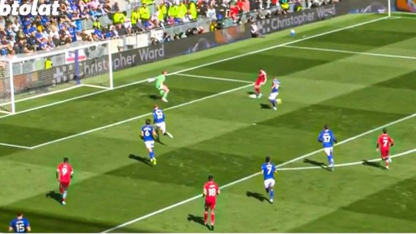 بهدف صلاح.. ليفربول يتقدم على إيفرتون بالشوط الأول بالدوري الإنجليزي