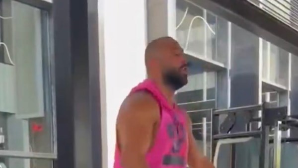 استمر.. ميدو يشارك فيديو من الچيم بأحدث ظهور