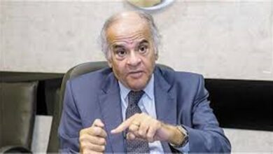 كواليس مكالمة ممدوح عباس مع نائب رئيس الأهلي.. شوبير يفجرها