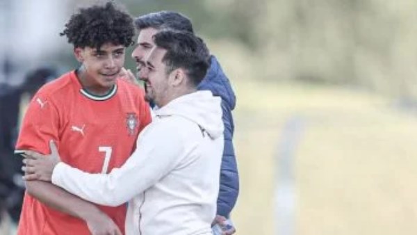 سيناريو تاريخي يقترب من النصر .. تصعيد نجل كريستيانو رونالدو للفريق الأول