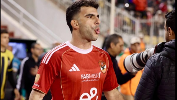 نجم الزمالك يفتح النار على زيزو: "ملوش جنيه"