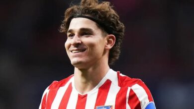 زلزال في سوق الانتقالات الصيفية.. ألفاريز يشعل الجدل بين برشلونة وأتلتيكو