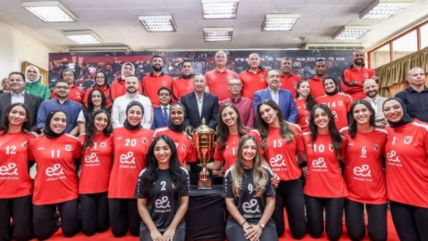 مجلس إدارة الأهلي يحتفي بأبطال أفريقيا