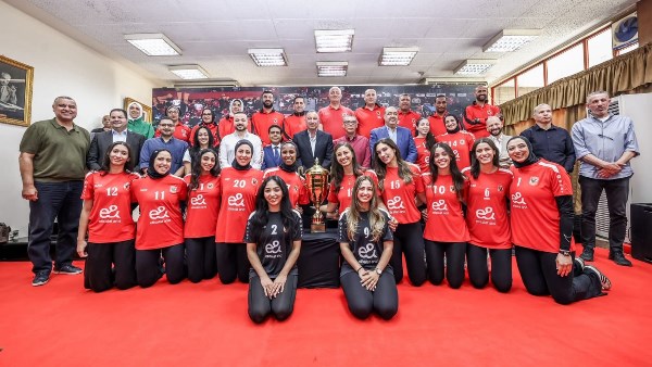 بحضور رئيس الاتحاد.. تكريم مجلس الأهلي لسيدات الطائرة بعد الفوز ببطولة أفريقيا| صور