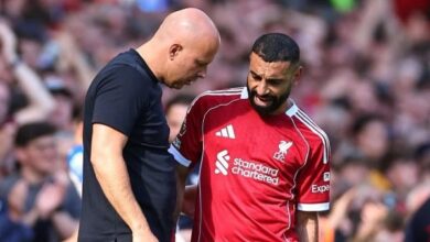 هناك أمر ما.. آرني سلوت يثير قلق الجماهير بعد إصابة صلاح أمام كريستال بالاس