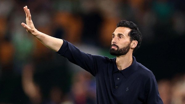 أزمة سيبايوس تتصاعد في ريال مدريد.. وأربيلوا يرد بقرار استبعاده