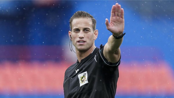 متخصص القمة.. الإسباني روخاس يقود قمة الأهلي والزمالك