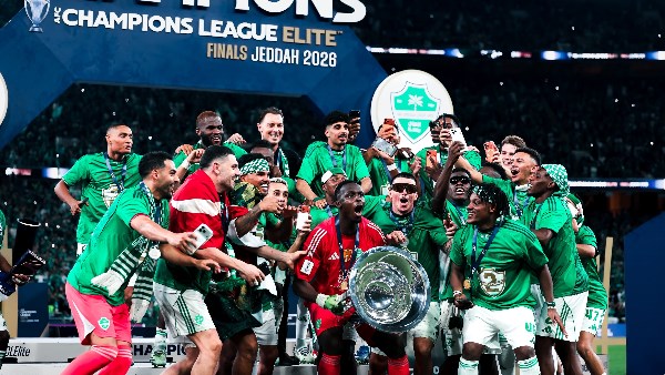 الأهلي السعودي تحت عقوبات آسيوية.. غرامات مالية تطال النادي ونجومه بعد التتويج