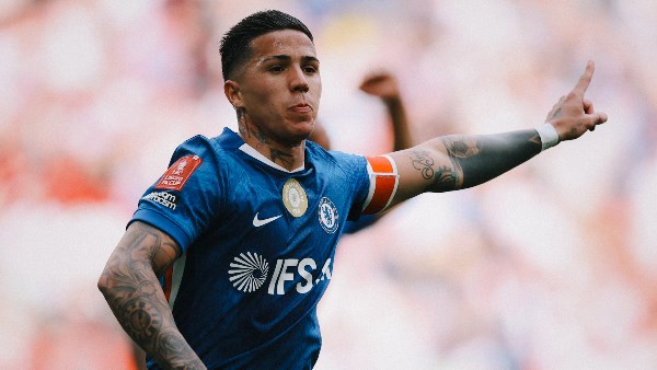 زيارة عابرة أم خطوة محسوبة؟ .. إنزو فيرنانديز يضع تشيلسي أمام اختبار مدريد| اعرف القصة