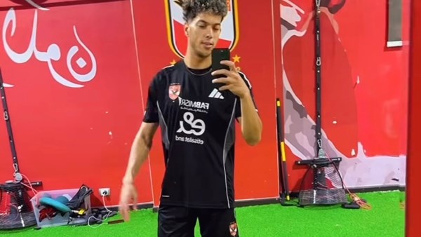 إمام عاشور يقترب من قيادة وسط الأهلي أمام الزمالك